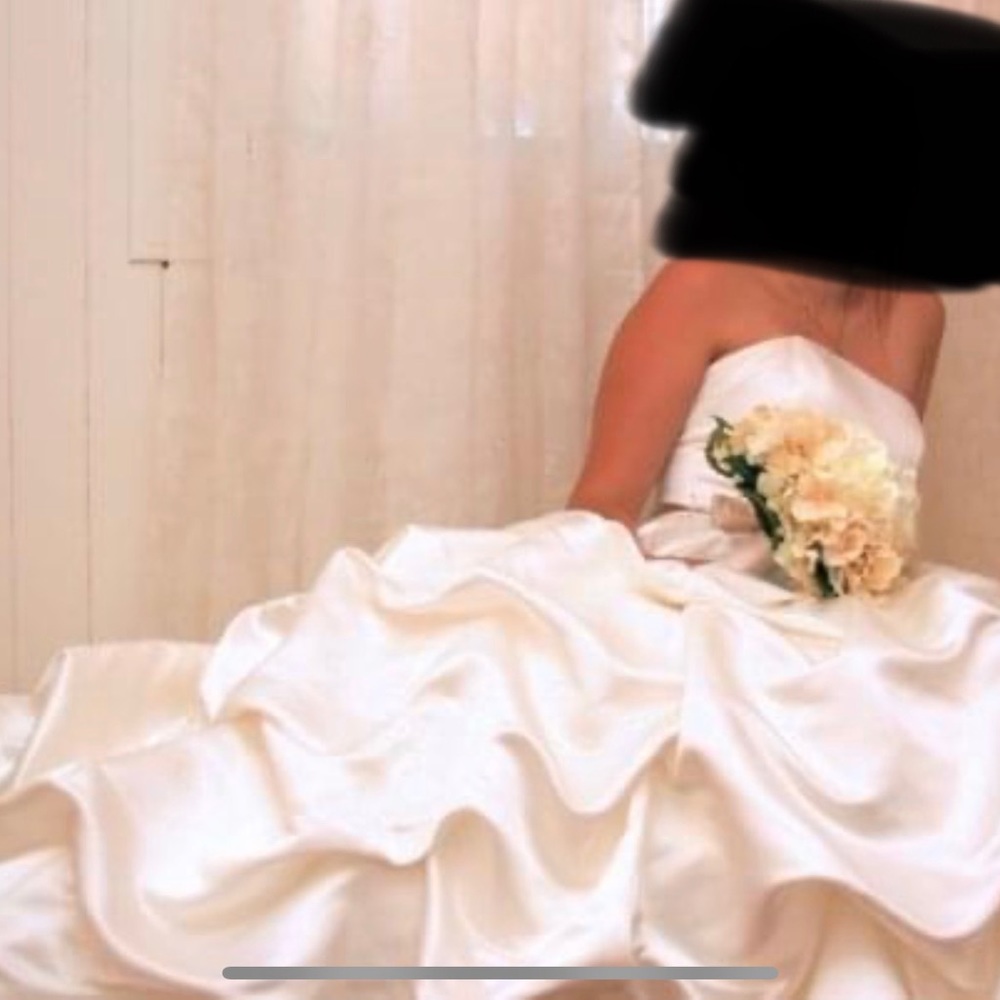 Ivory wedding dress